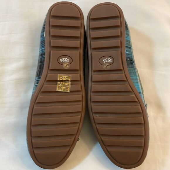 1936 MULTICOLOR BOW MOCCASINS.   NICELY PADDED FOR COMFORT.  NEW IN BOX - Picture 5 of 7